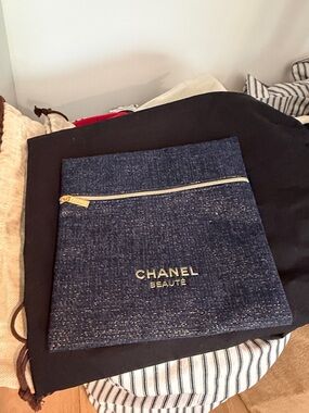 CHANEL Navy Tweed Zip Pouch with Gold Logo